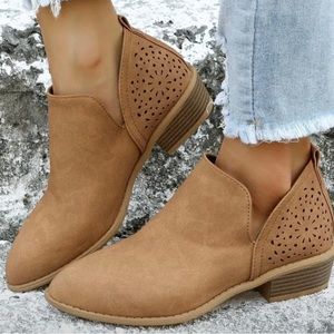 New Women’s ankle boots.